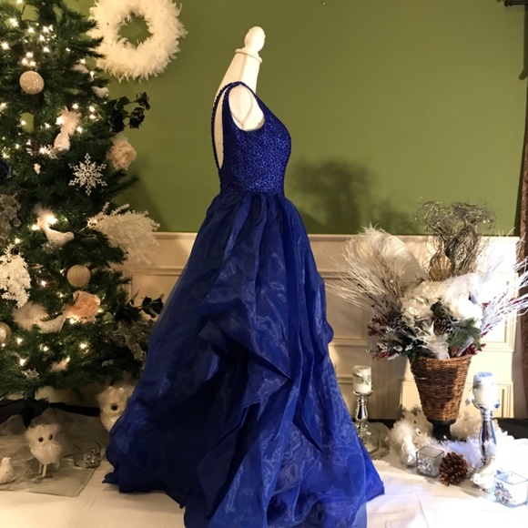Formal evening Ball gown dress - Picture 4 of 10